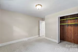 221 Kingsway Cir, Charlotte, NC 28214 - Photo 30