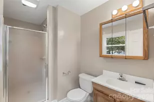 221 Kingsway Cir, Charlotte, NC 28214 - Photo 26
