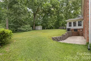 221 Kingsway Cir, Charlotte, NC 28214 - Photo 46