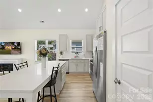 1613 Newcastle St, Charlotte, NC 28216 - Photo 14