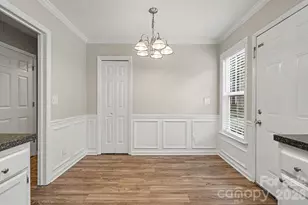 8904 Brown Oak Ct, Charlotte, NC 28227 - Photo 2