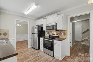 8904 Brown Oak Ct, Charlotte, NC 28227 - Photo 6