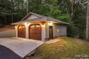 359 Saddlebrook Ln, Clyde, NC 28721 - Photo 4
