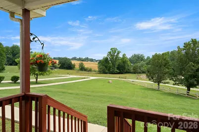 30 Countryside Drive, Hendersonville, NC 28792 - Photo 2