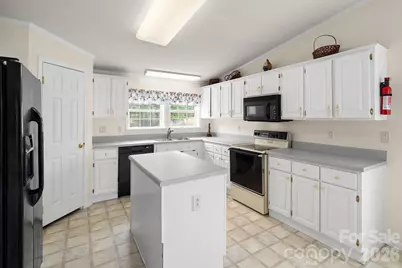 30 Countryside Drive, Hendersonville, NC 28792 - Photo 14