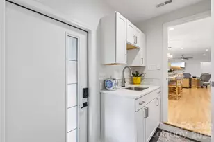1315 Holmes Dr, Charlotte, NC 28209 - Photo 24