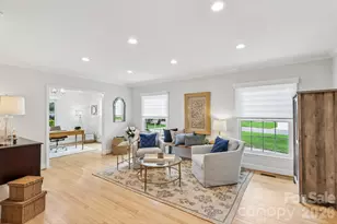 1315 Holmes Dr, Charlotte, NC 28209 - Photo 10