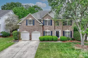 9318 Autumn Applause Dr, Charlotte, NC 28277 - Photo 2