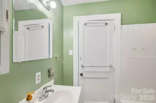 441 Main St, Clyde, NC 28721 - Photo 26