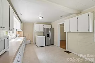 441 Main St, Clyde, NC 28721 - Photo 8