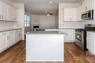 418 Grantham Ln, Charlotte, NC 28262 - Photo 6