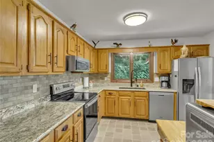 372 Shady Ridge Rd, Waynesville, NC 28785 - Photo 12