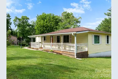 407 Hall Street, Hendersonville, NC 28739 - Photo 2