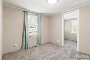 407 Hall St, Hendersonville, NC 28739 - Photo 12