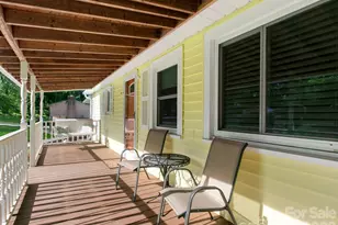 407 Hall St, Hendersonville, NC 28739 - Photo 6