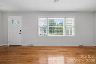 1030 McLaughlin Dr, Charlotte, NC 28212 - Photo 6