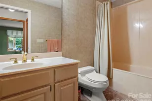20 Clubside Dr, Asheville, NC 28804 - Photo 16