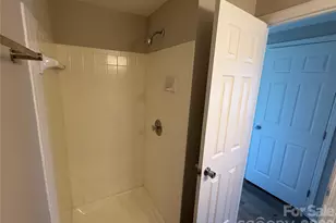 1604 Arlyn Cir, Charlotte, NC 28213 - Photo 18