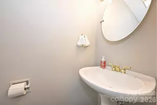 951 Hollywood St, Charlotte, NC 28211 - Photo 2