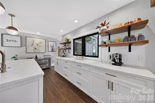 1721 Merry Oaks Rd, Charlotte, NC 28205 - Photo 14