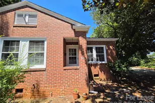 322 W McCubbins St, Salisbury, NC 28144 - Photo 2