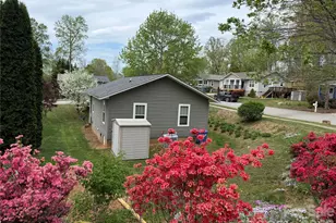 137 Warren Haynes Dr, Asheville, NC 28806 - Photo 2
