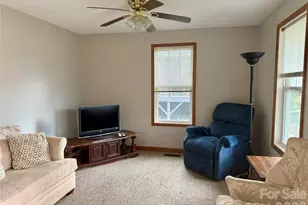 137 Warren Haynes Dr, Asheville, NC 28806 - Photo 4