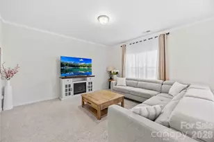 8131 Jonagold Ln, Charlotte, NC 28215 - Photo 14
