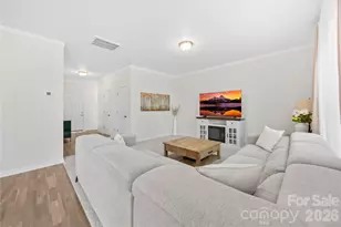 8131 Jonagold Ln, Charlotte, NC 28215 - Photo 12