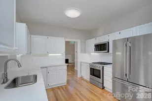 2000 Victorian Pl, Charlotte, NC 28203 - Photo 14