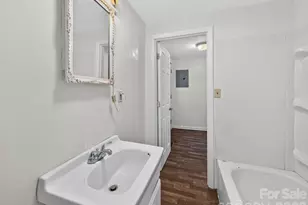 80 Ridge St, Marion, NC 28752 - Photo 6