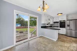 205 Gaddis Dr, Mount Holly, NC 28120 - Photo 16