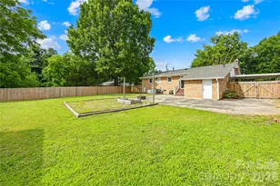 205 Gaddis Dr, Mount Holly, NC 28120 - Photo 6