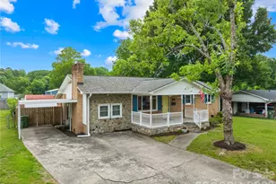 205 Gaddis Dr, Mount Holly, NC 28120 - Photo 2