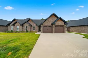 3342 48th Ave NE, Hickory, NC 28601 - Photo 2
