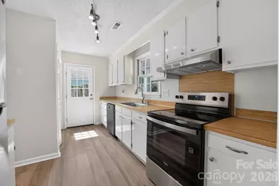 7812 Surreywood Place, Charlotte, NC 28270 - Photo 8