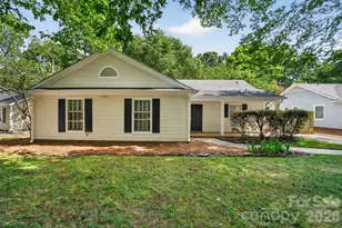 7812 Surreywood Pl, Charlotte, NC 28270 - Photo 2