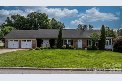 15 6th Em Street, Marion, NC 28752 - Photo 1