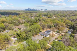 2909 Burgess Dr, Charlotte, NC 28208 - Photo 2