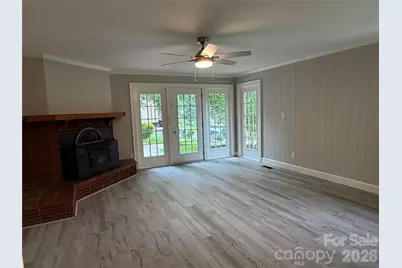 901 Ridgecrest Drive NE, Lenoir, NC 28645 - Photo 14