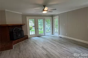 901 Ridgecrest Dr NE, Lenoir, NC 28645 - Photo 14