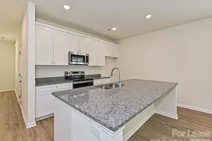 1725 E Cloaninger Ave, Statesville, NC 28625 - Photo 8