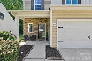 2206 Turtle Point Rd, Charlotte, NC 28262 - Photo 2