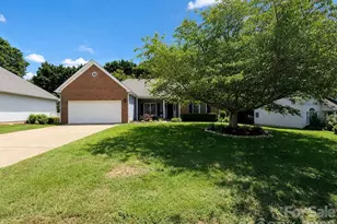 131 Sea Island Blvd, Fort Mill, SC 29708 - Photo 2