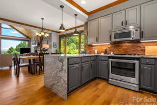 2 Meadow Ridge Ln, Hendersonville, NC 28739 - Photo 14