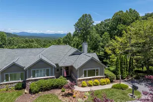 2 Meadow Ridge Ln, Hendersonville, NC 28739 - Photo 4