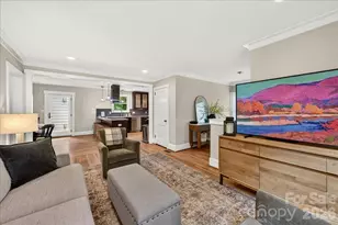 2120 Dalehurst Dr, Charlotte, NC 28205 - Photo 10