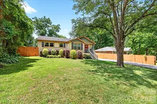 2120 Dalehurst Dr, Charlotte, NC 28205 - Photo 2