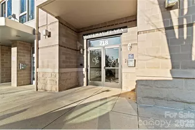 718 W Trade Street #707, Charlotte, NC 28202 - Photo 2