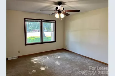 128 Hillcrest Drive, Lincolnton, NC 28092 - Photo 2